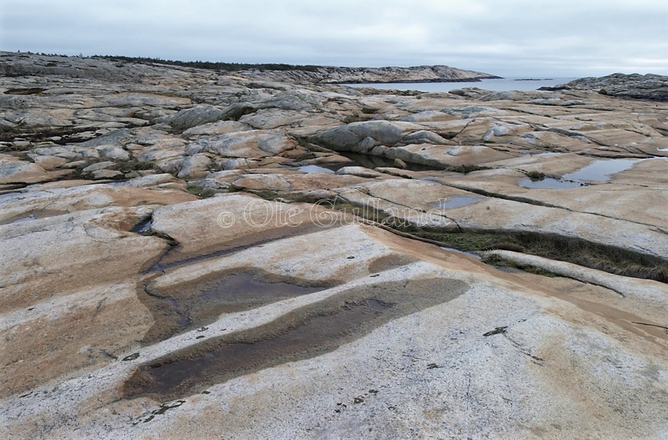 Svaberg med skuringsstriper