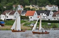 Eldre trebåter med seil i Østerelva ved Kråkerøy