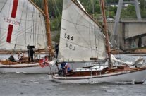 Seilbåtene «Færder » og » Maaken » ved Puttesundbrua Kjøkøy , Kråkerøy