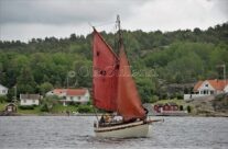Seilskøyte i Kjøkøysundet , Kråkerøy