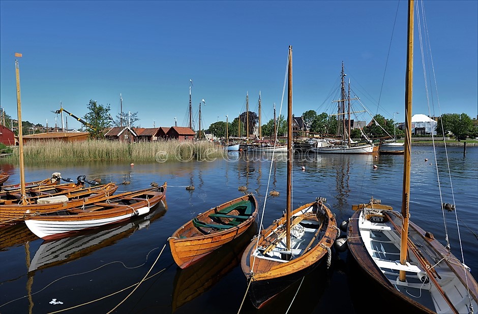 Eldre trebåter ved Isegran Maritime Center